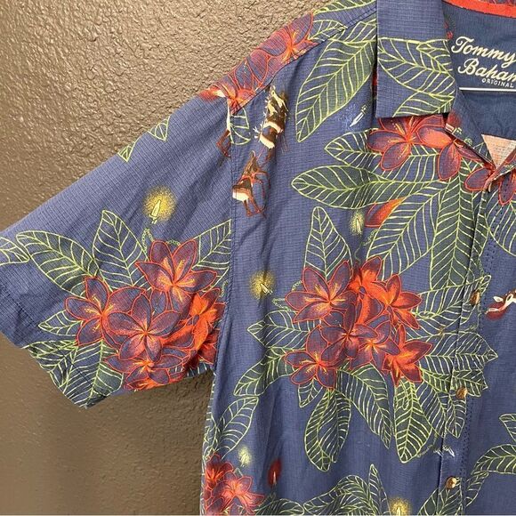 Tommy Bahama Christmas short sleeve Hawaiian shirt with reindeer and poinsettia - Picture 3 of 13